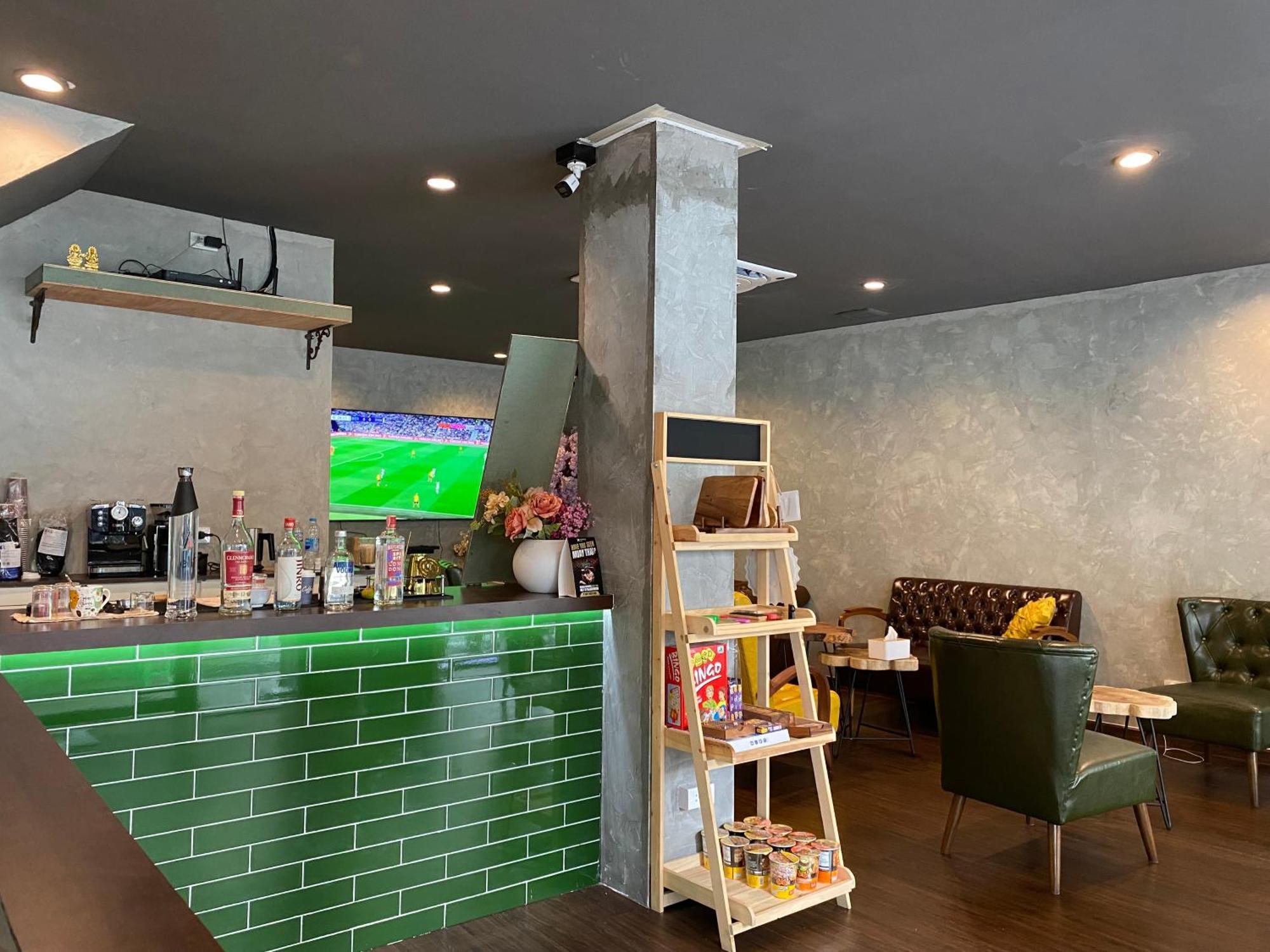 בנגקוק Bud Brew Beyond Dispensary And Hotel מראה חיצוני תמונה