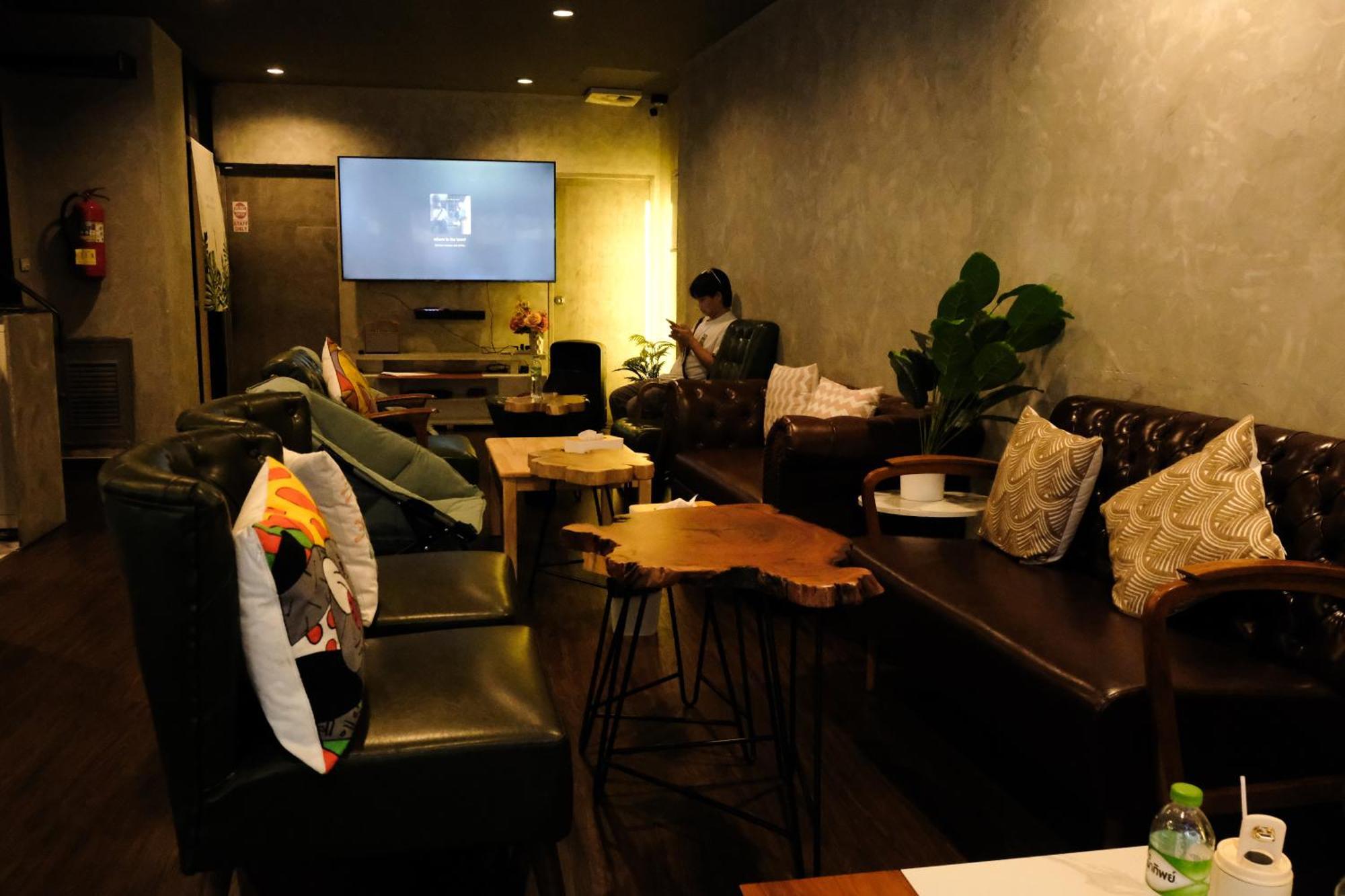 בנגקוק Bud Brew Beyond Dispensary And Hotel מראה חיצוני תמונה